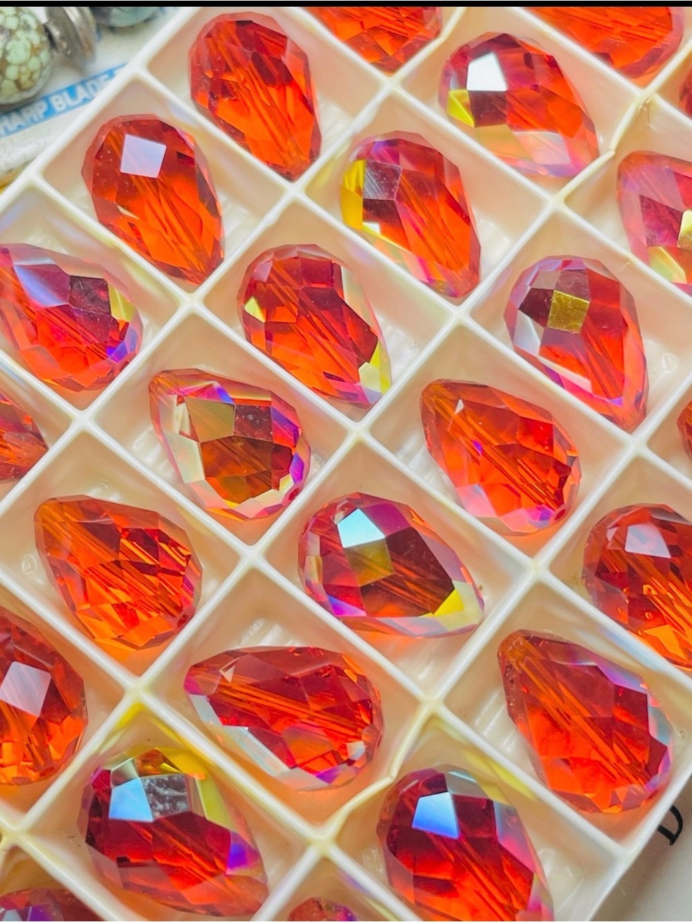 FULL BOX RARE VINTAGE Swarovski Crystal Teardrop Beads. Art. 5500